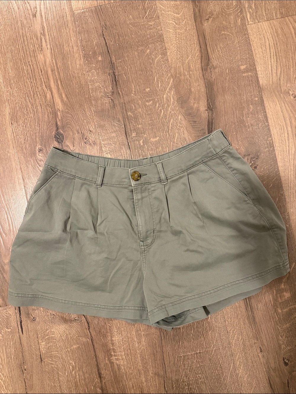 Maurices Olive Pleated Casual Shorts- new without tags